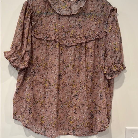 NWOT Ruffle Top - Picture 1 of 5